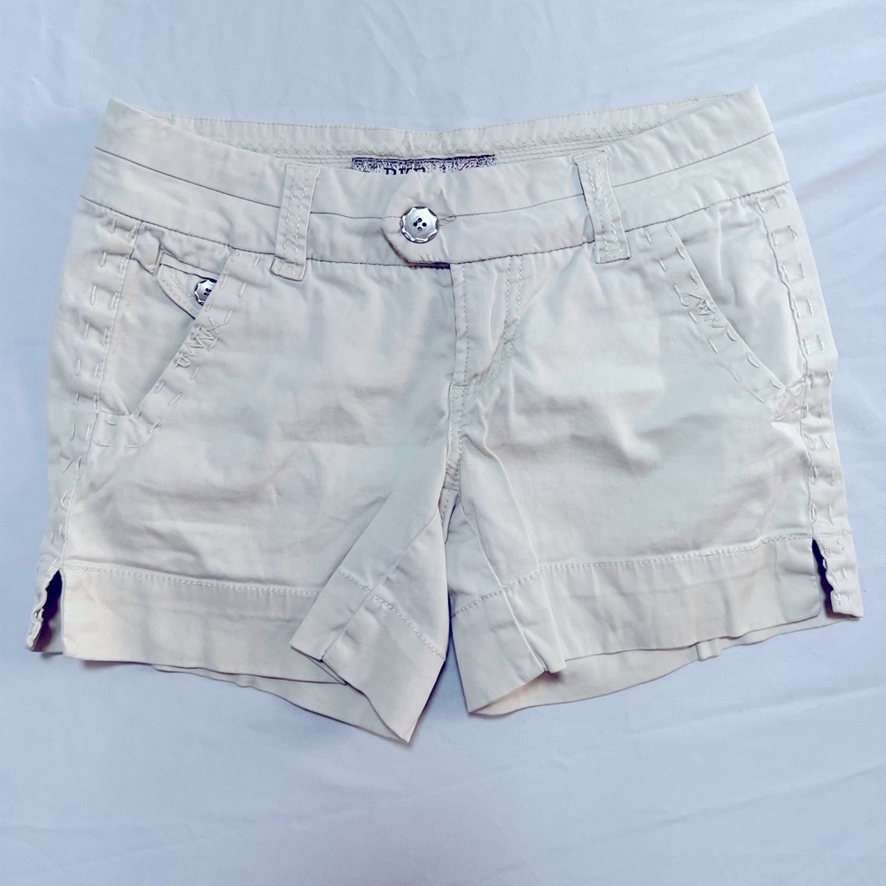 BKE Casuals Buckle shorts. Size 26. Style Mollie